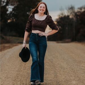 Meet your Posher, Emily